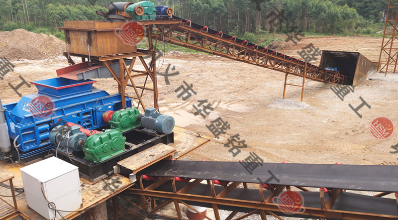 珍珠巖制砂機(jī)生產(chǎn)現(xiàn)場